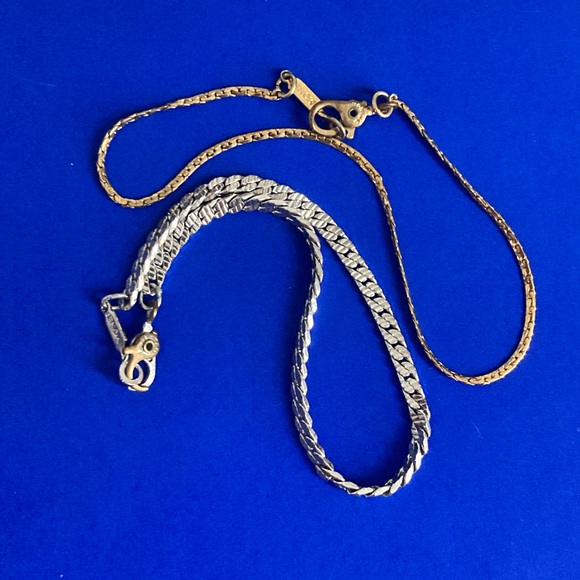 Vintage sophistication - a pair of fine bracelets by Monet! - Picture 2 of 6